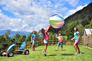 kinder-ball-spielen